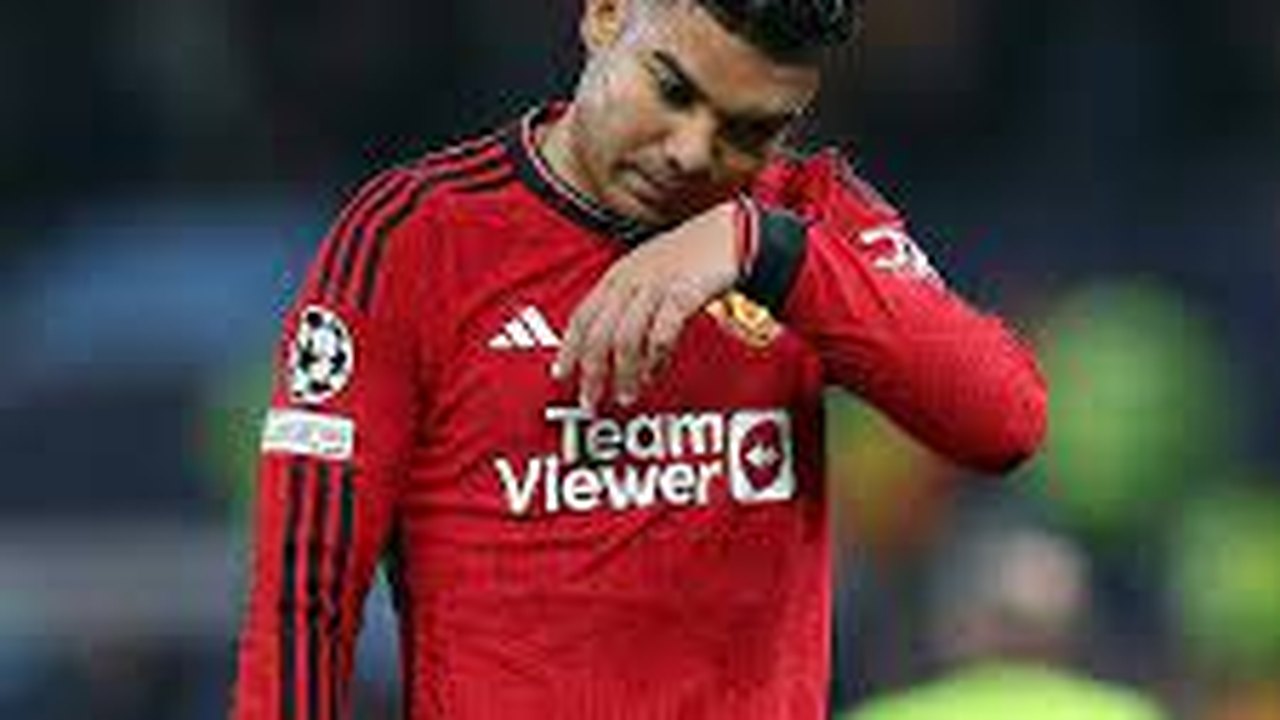 United perde Casemiro por expulsão e leva virada do Galatasaray no retorno de Antony