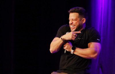 Humorista Flávio Andradde volta a Alagoas com novo show em Maceió e Arapiraca