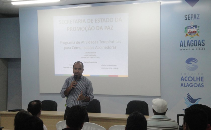 Técnicos de comunidades acolhedoras recebem capacitação em programa de atividades terapêuticas