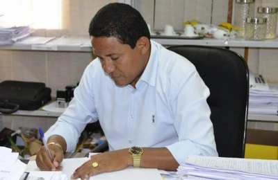 Governo de Palmeira autoriza compra de novos ônibus para a Educação    