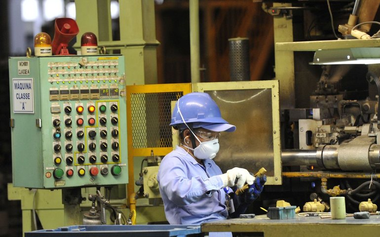 Confiança do empresário industrial sobe 10,9 pontos em agosto, diz Abinee