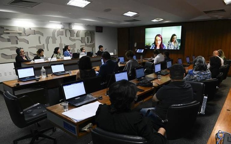 Acolhimento a refugiados precisa melhorar na maioria dos municípios, aponta debate