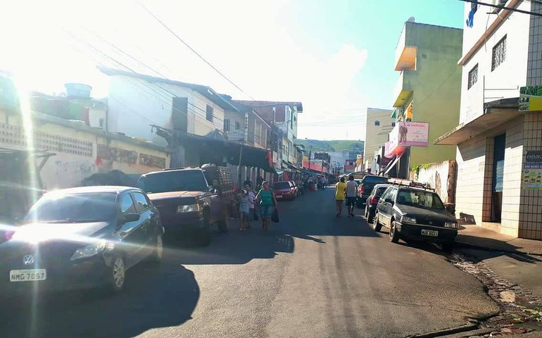 Palmeira: MP concede 30 dias para retirada de ambulantes da “Rua do Unicompra”
