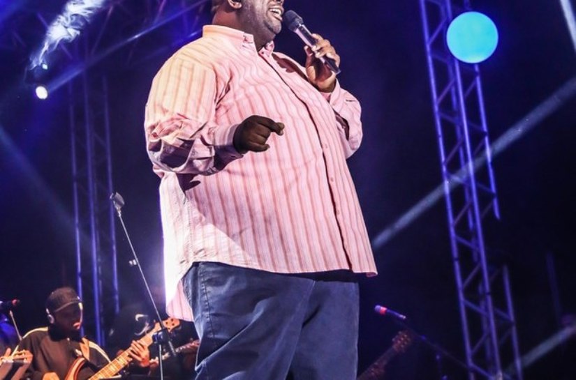 Cantor Péricles se apresenta neste domingo, no Orákulo , a partir das 17h