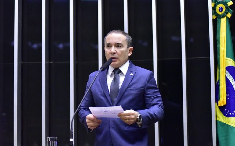 Proposta penaliza agente público que se recusar a dar publicidade a ato oficial