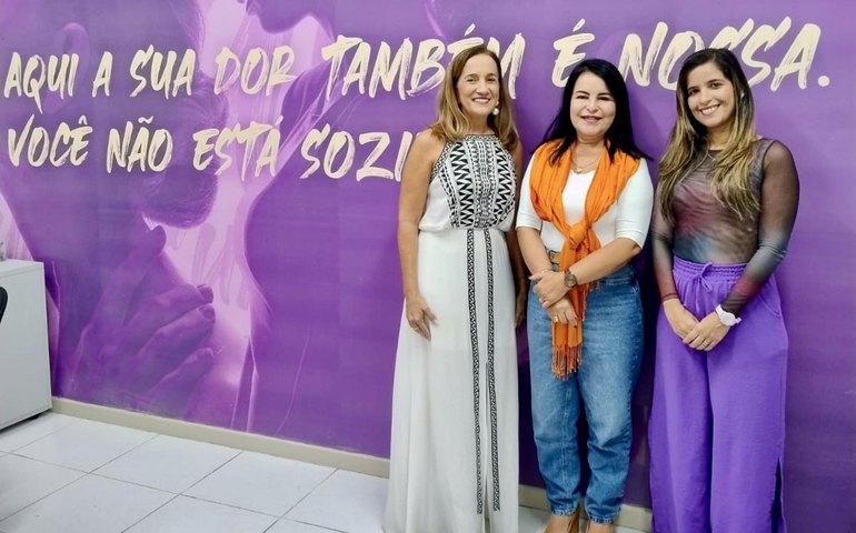 Polícia Científica conhece o funcionamento da Casa da Mulher Alagoana