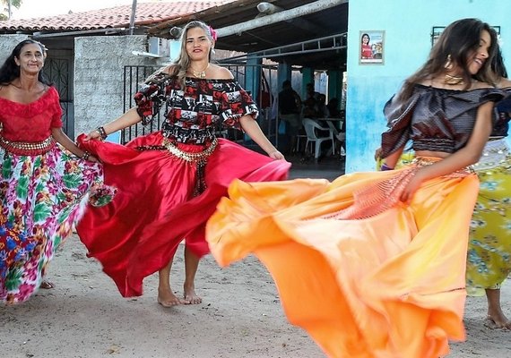 Polícia não confirma mortes relacionadas a doces distribuídos por ciganos em Alagoas
