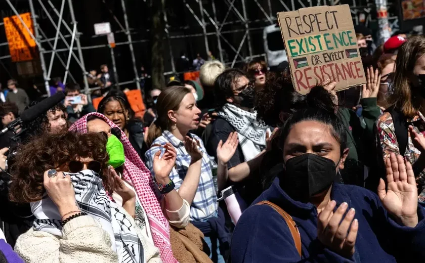 Columbia oferecerá aulas remotas até o fim do período após protestos contra guerra em Gaza varrerem universidades dos EUA 