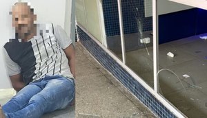 Azul e Branco Minimalista Brochura Médica Com Três Dobras / Foto: Foto: Reprodução Redes Sociais