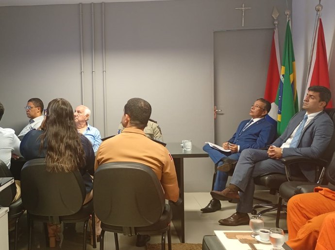 MPAL reúne forças de segurança e órgãos fiscalizadores para discutir fiscalização na venda de fogos de artifícios em Maceió