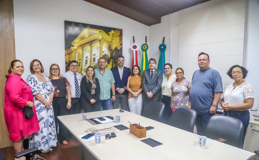 Câmara promulga lei que unifica matrícula dos professores da rede municipal de Maceió