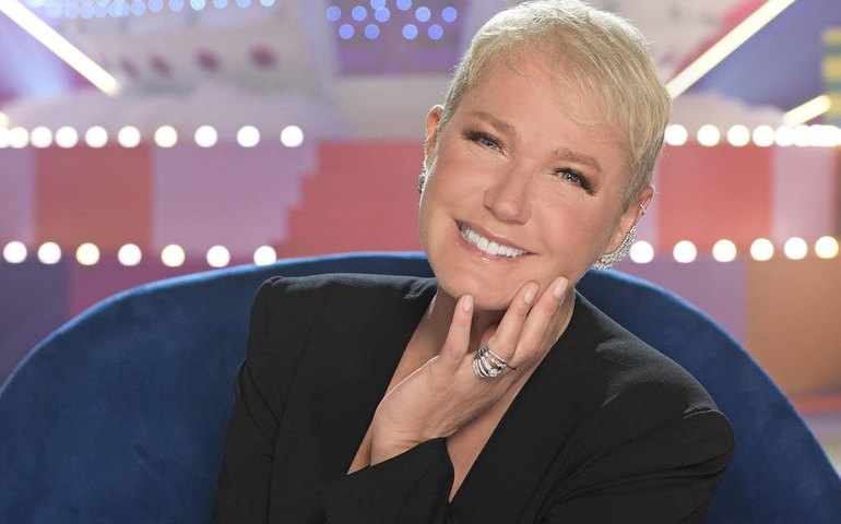 Xuxa pode passar por desafios no amor e na carreira: saiba o que as previsões para 2024 reservam