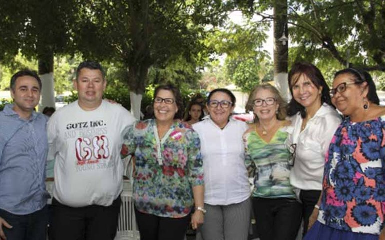 Arapiraca: Prefeita Célia Rocha comemora Dia do Professor junto com profissionais