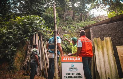 Prefeitura realiza ações preventivas na Grota Santa Helena