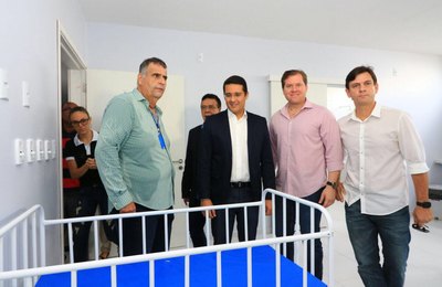 Marx Beltrão participa da inauguração de 71 leitos  no Hospital de Coruripe