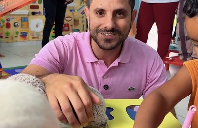 Prefeito Dalminho entrega brinquedotecas e brinquedos sensoriais às crianças da Creche Cria