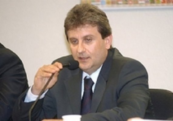 Antonio Idilvan toma posse como presidente do FNDE