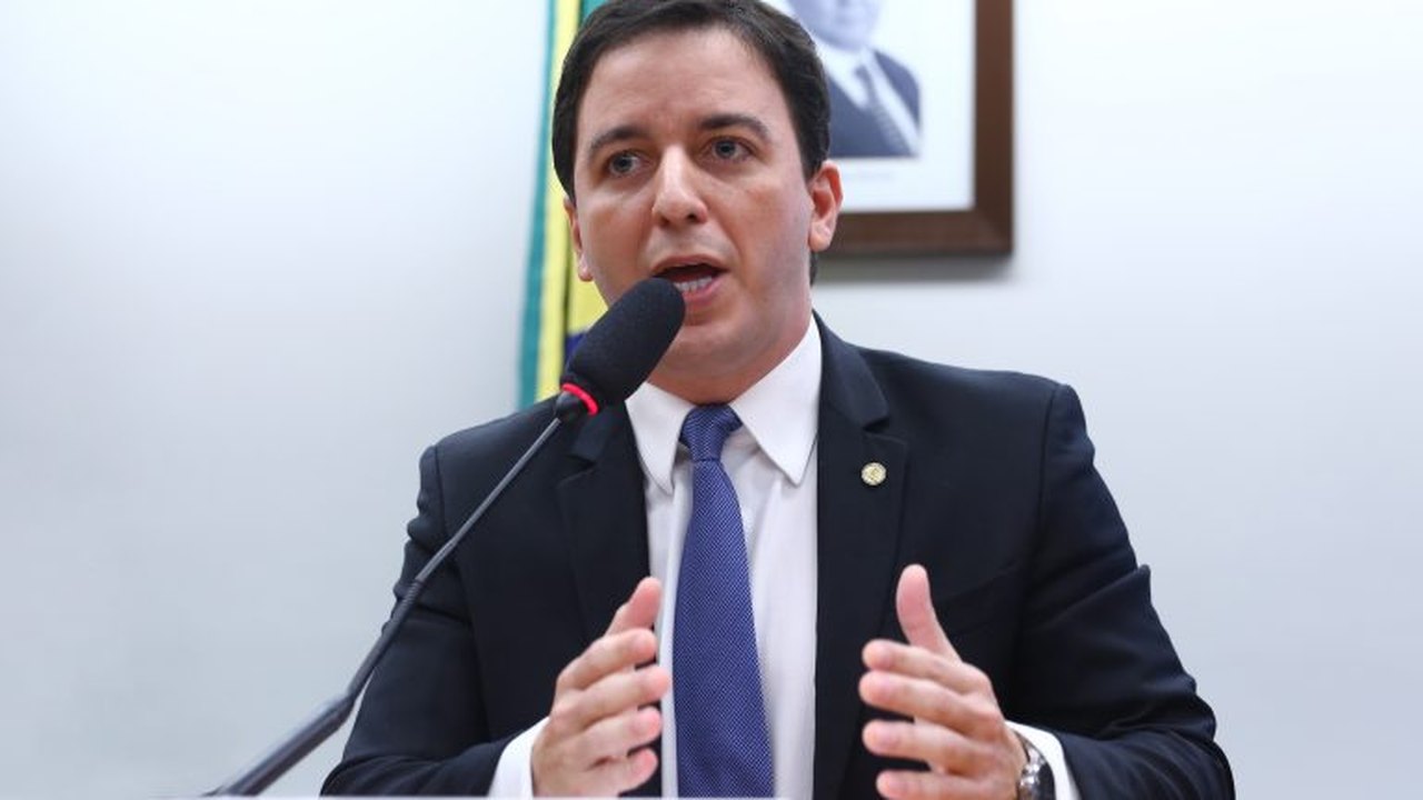 Proposta proíbe cobrança pelo fornecimento de uniforme em escola pública
