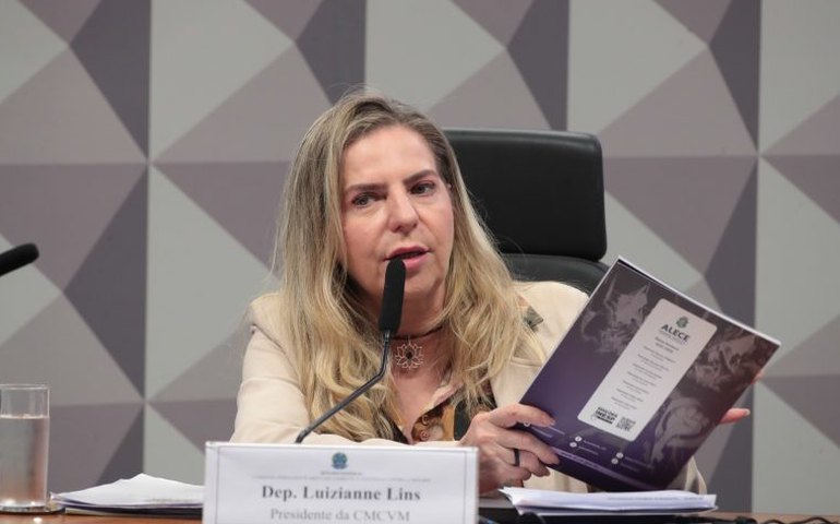 Debatedoras defendem políticas integradas para reduzir dependência econômica e violência contra mulheres