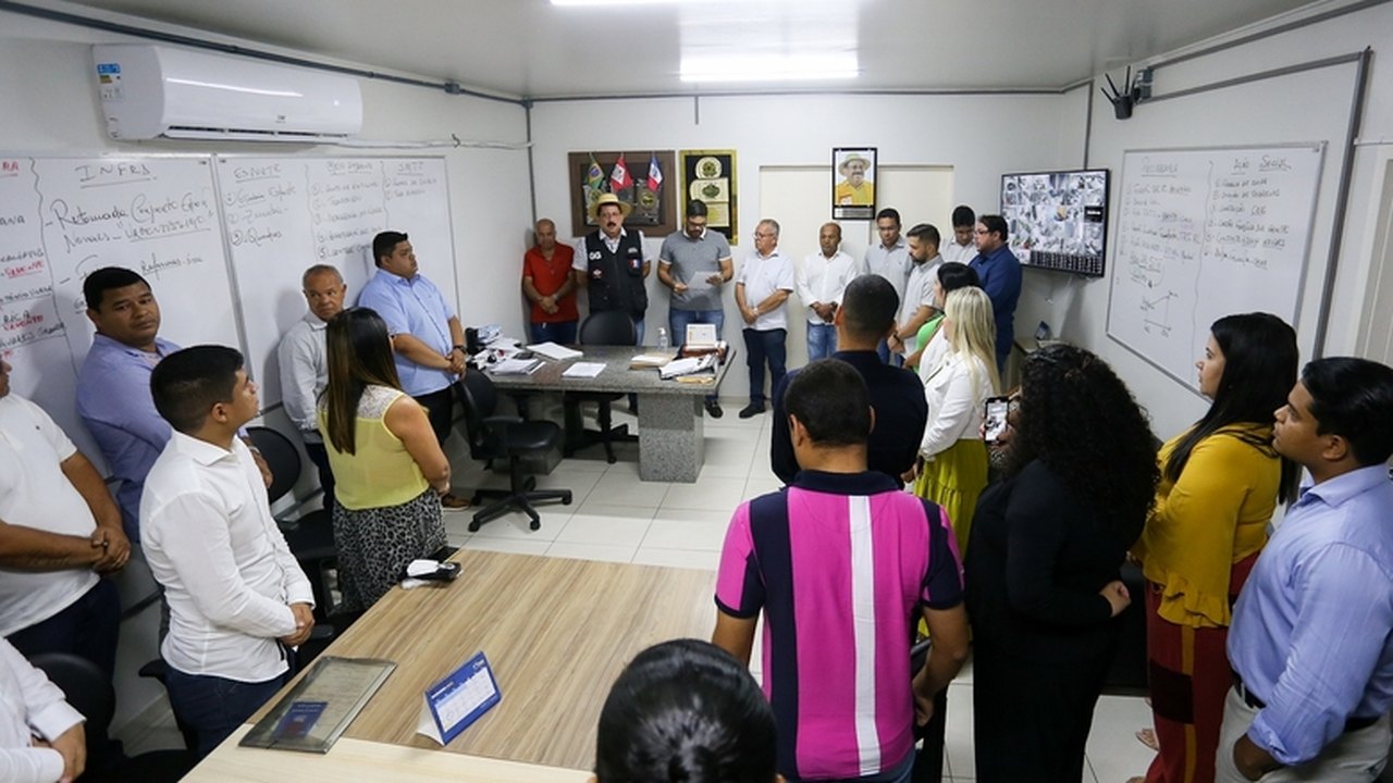 Prefeito de Rio Largo, Gilberto Gonçalves empossa novos servidores concursados