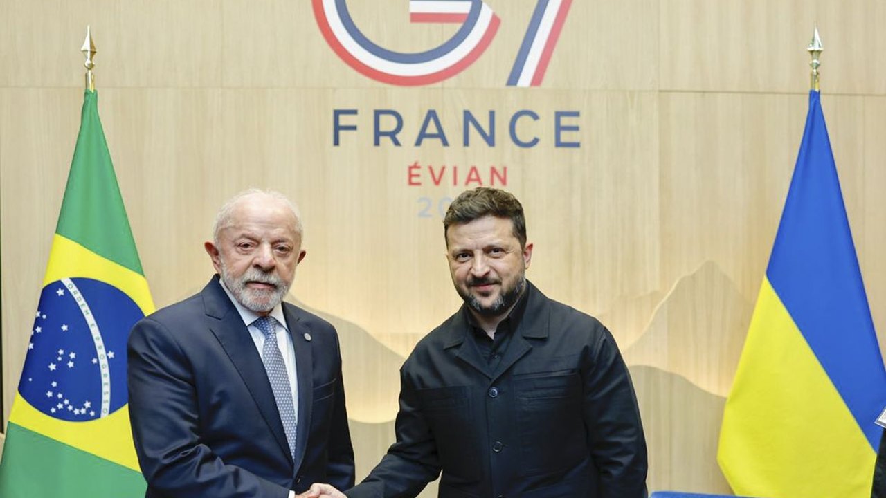 Lula e Zelensky debatem saída diplomática para guerra entre Ucrânia e Rússia