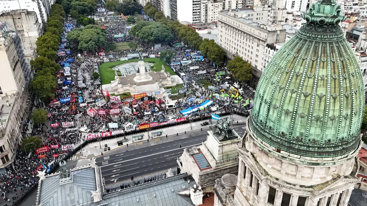 Centrais sindicais argentinas preparam greve geral de 24 horas