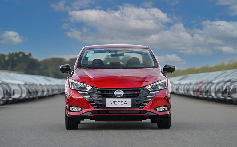 Nissan Versa ganha versão SR na linha 2025