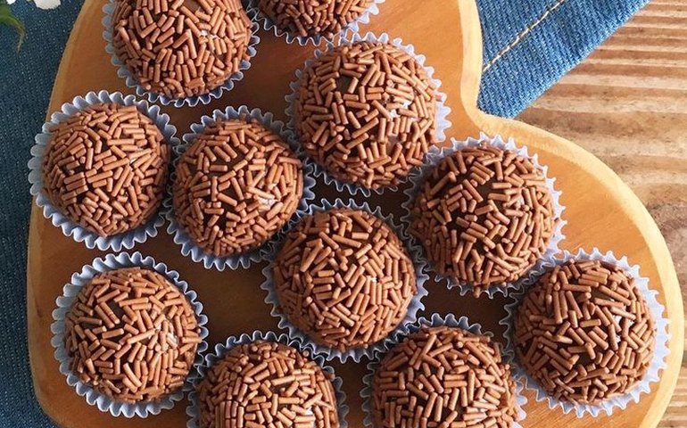 Brigadeiro, doce de leite ou paçoquinha: qual é o doce que mais sabota a dieta? Nutricionista responde