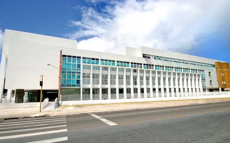 Judiciário altera horário de  atendimento até 3 de junho