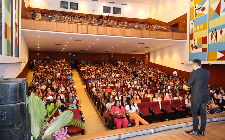 Servidores da Educação lotam Centro de Convenções de Penedo durante a Jornada Pedagógica 2025