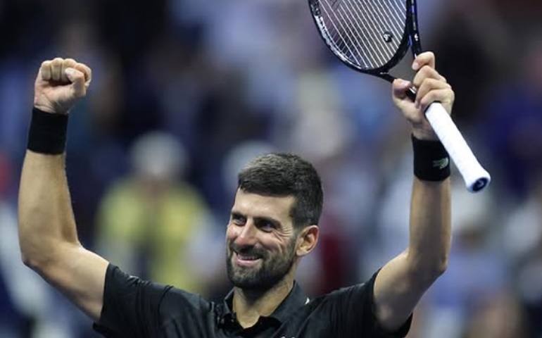 Mesmo com dores, Djokovic arrasa alemão e encara Fritz nas quartas do US Open; Sabalenka avança