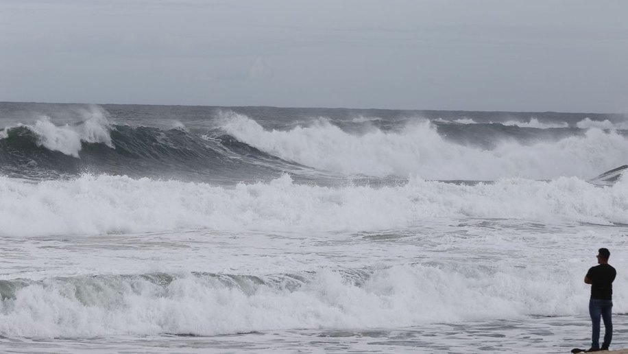 RJ: chegada de ciclone extratropical causa ventos fortes e estragos