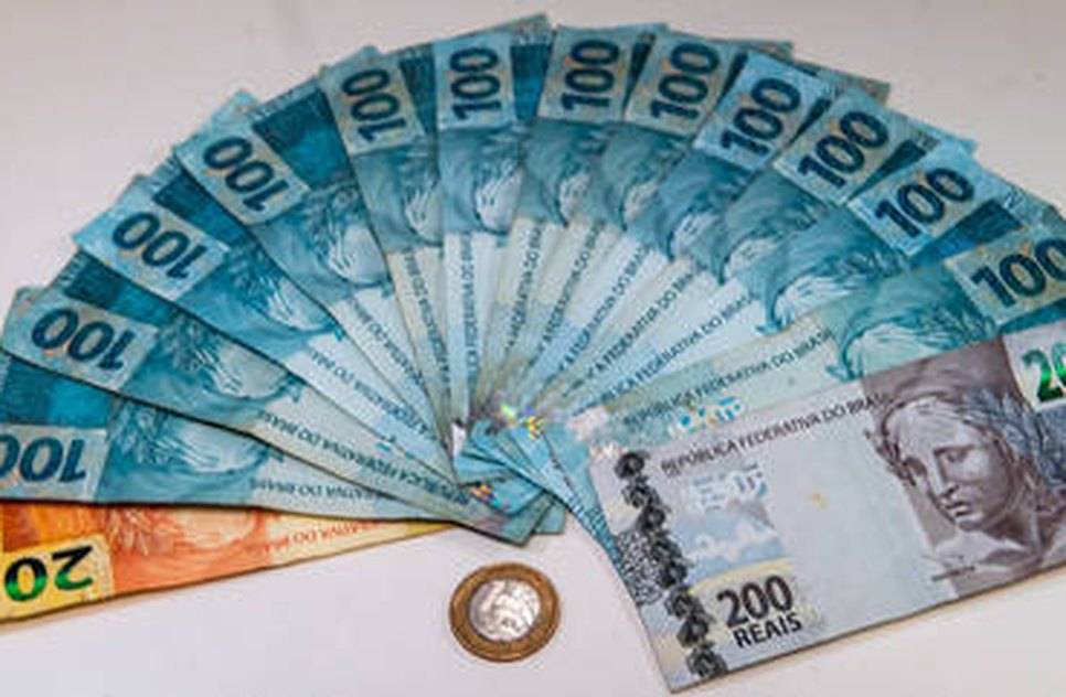 r7-salario-minimo--r-142100--economia-27112023175313561 / Foto: Foto: EDU GARCIA/R7