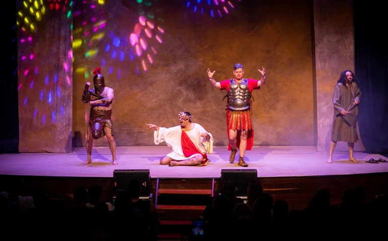 Os Melhores do Mundo apresentam o sucesso absoluto “Notícias Populares”