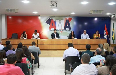 Prefeitos querem prazo e definição de financiamento para implantar PEC