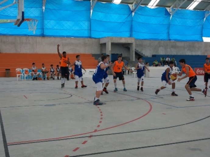 Alagoas se classifica para as semifinais no basquete e futsal masculinos