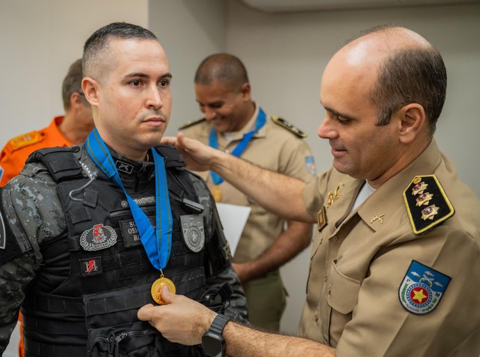 Governo condecora agentes de segurança pública com Medalha do Mérito Marechal Deodoro da Fonseca