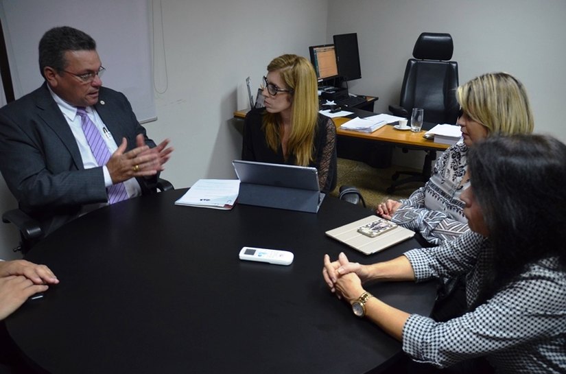 Mediação e arbitragem é tema de reunião entre OAB Alagoas e TJ