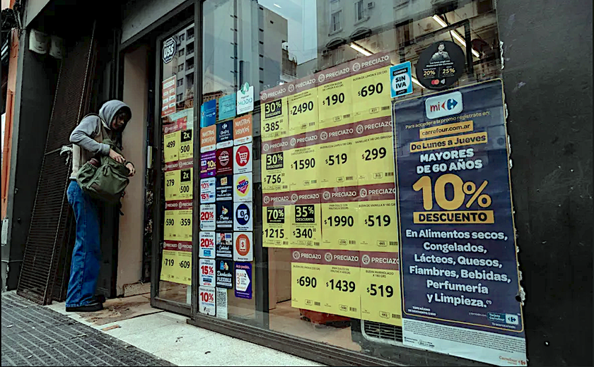 Economia argentina recua 2,6% no primeiro trimestre e país entra em recessão