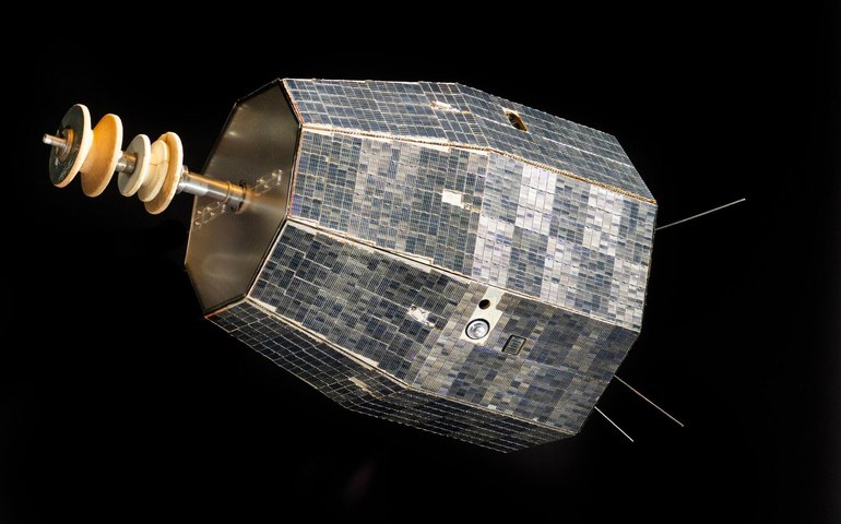 Mistério: astrônomos capturam estranho sinal de rádio emitido de satélite desativado da NASA