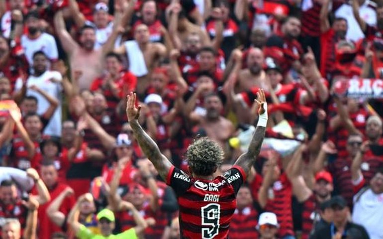 Flamengo lidera em faturamento, e Botafogo tem a maior dívida das Séries A e B em 2023; confira números