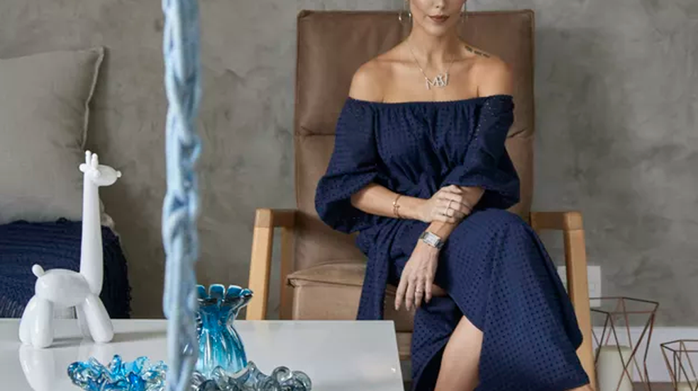 Bella Falconi abre portas do novo apartamento