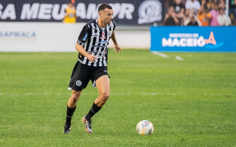 Presidente do ASA anuncia renovação de contrato com o lateral Gabriel