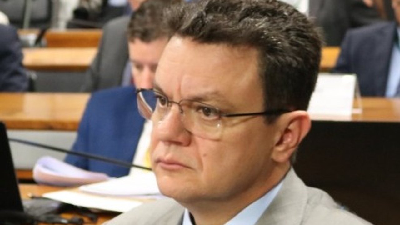 TCU aprova indicação de Odair Cunha para assumir vaga de ministro