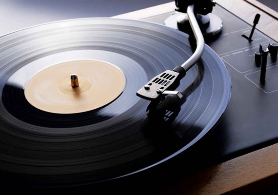 FeIra de vinil celebra a força estética da música analógica