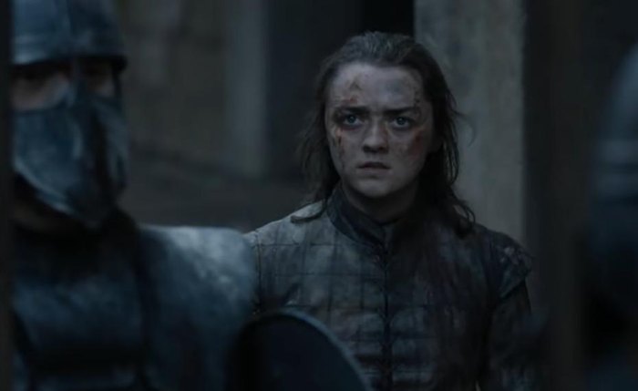 Maisie Williams como Arya Stark em cena do último episódio de 'Game of Thrones'