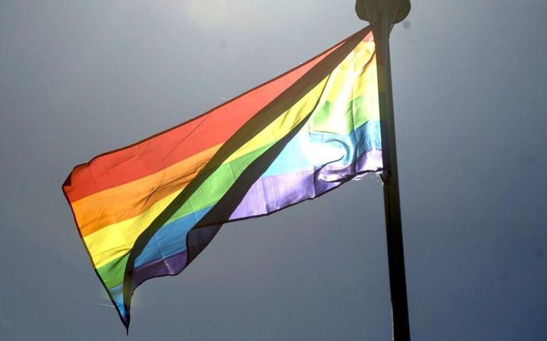 Parlamento iraquiano debate lei que prevê pena de morte por relações homossexuais