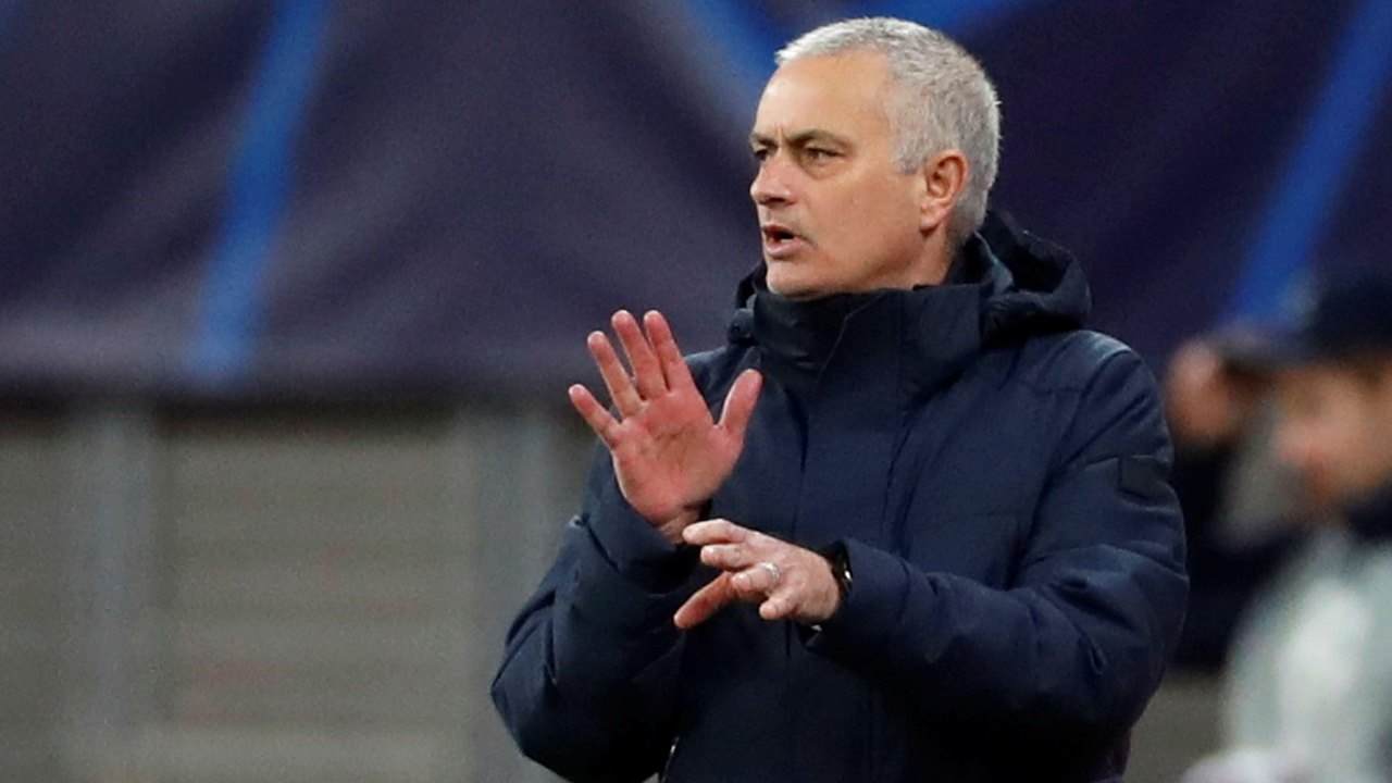 Mourinho nega ter pedido adiamento para o retorno do Campeonato Inglês