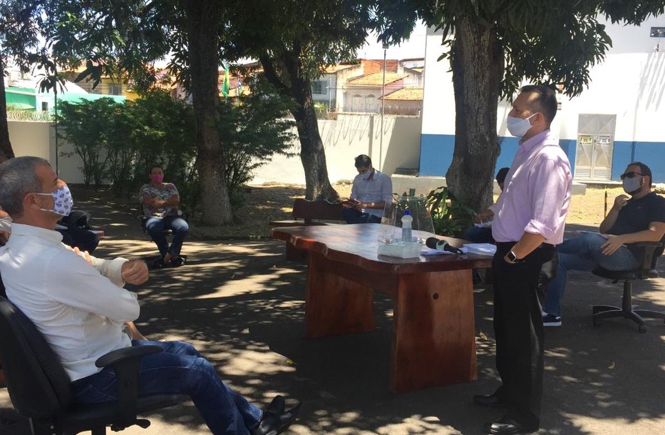 reunião rodada de entrevistas