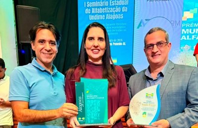 Reconhecimento: Educação de Campo Alegre recebe o Prêmio Município Alfabetizador 2025